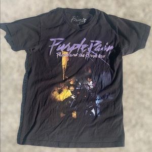 Double graphic tee bundle size small